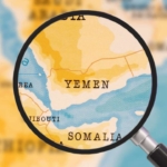 Kızıldeniz'deki krizin devam etmesi durumunda, merkez bankalarının faiz artırması ve bununla birlikte dünya çapında enflasyonun yükselme olasılığı endişe yaratmaktadır.