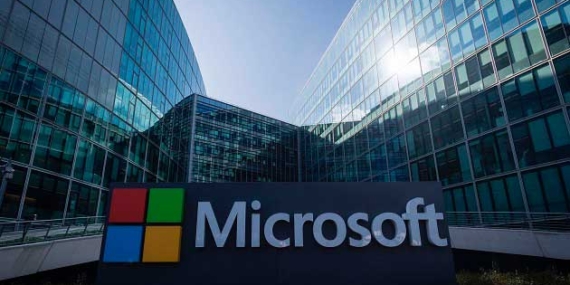 Microsoft en değerli halka açık şirket olarak Apple’ın önüne geçti.