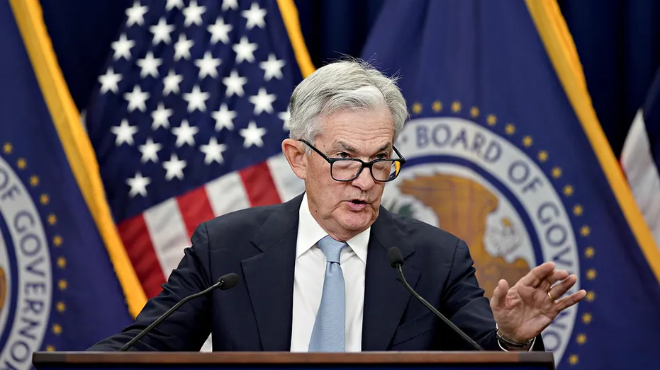 ABD Merkez Bankası (Fed) faiz oranlarını sabit bırakırken, kurum başkanı Jerome Powell ise kararın duyurulmasının ardından merakla beklenen açıklamalarını yaptı.